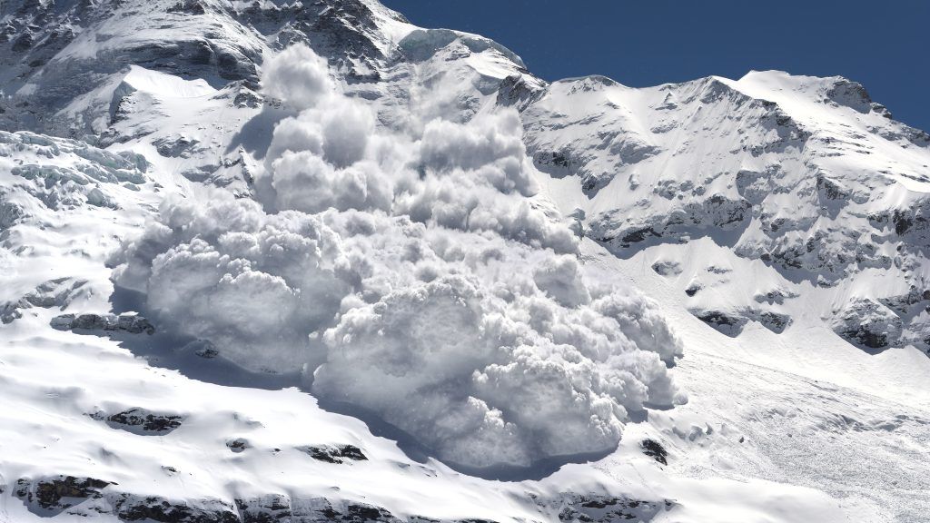 Skitourengeherin nach Lawinenabgang reanimiert