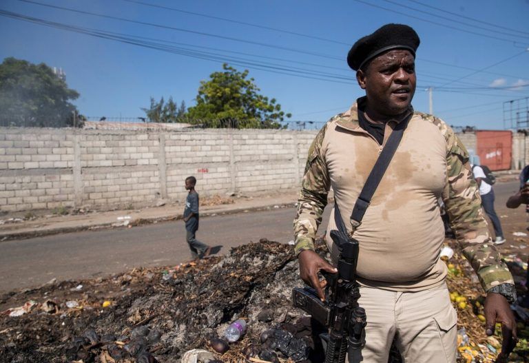 The leader of Haiti s main armed gang, Jimmy Cherizier, alias Barbecue, speaks to the media during a tour of the La Saline neighborhood, in Port-au-Prince, Haiti, 03 November 2021. Barbecue, kingpin of the group called G9 Fanmi e Alye, summoned the national and international press in the impoverished neighborhood of La Saline and read a statement charging against the Government and calling for the resignation of Prime Minister Ariel Henry. Criminal groups, mainly G9 Fanmi and Alye, have been spreading terror for months, with the exception of two brief truces after the assassination of President Jovenel Moise on 07 July and the earthquake that struck the south of the country on 04 August. Leader of Haiti s largest gang summons the press and PUBLICATIONxINxGERxSUIxAUTxONLY Copyright: xOrlandoxBarriax AME4370 20211103-0172621aa1c6fa144722d67b9d3c30520256a54c