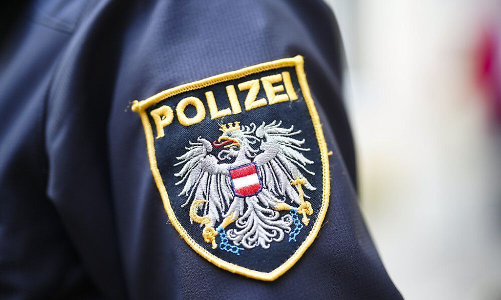 Vierjährige aus zweitem Stock abgeseilt