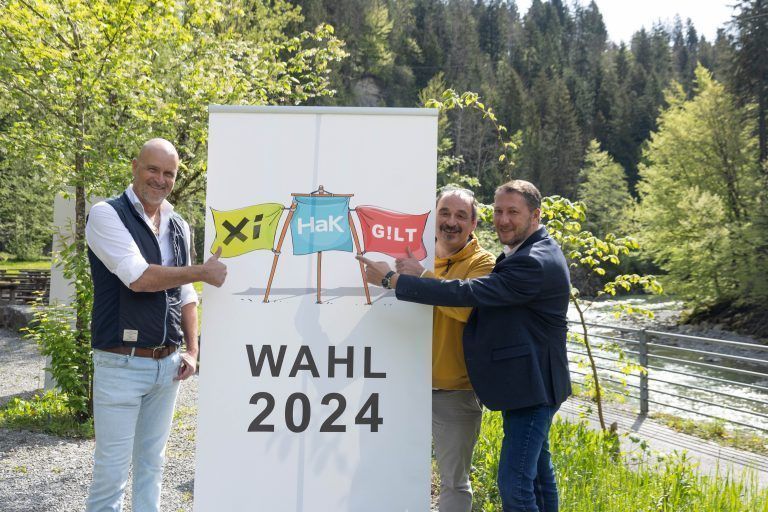 PK von Chris Alge, Murat Durdu, Alexander Wilhelm von Xi, HaK und Gilt, die gemeinsam in die Landtagswahl