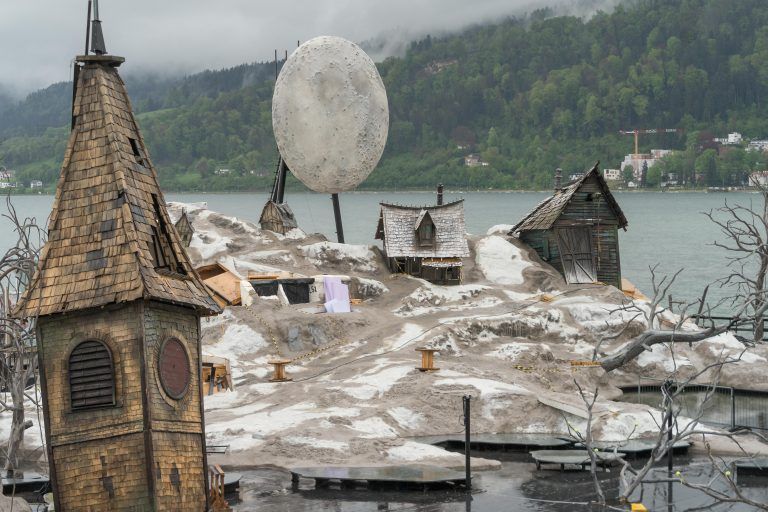 „So ein Bühnenbild gab es hier noch nie“