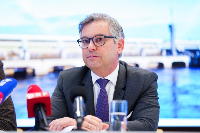 ABD0034_20240308 – WIEN –
STERREICH: Finanzminister Magnus Brunner (
VP) anl. eines Pressegesprchs der Verbund AG “Investitionen in sichere, nachhaltige und leistbare Energieversorgung”, am Freitag, 08. Mrz 2024, in Wien. – FOTO: APA/EVA MANHART