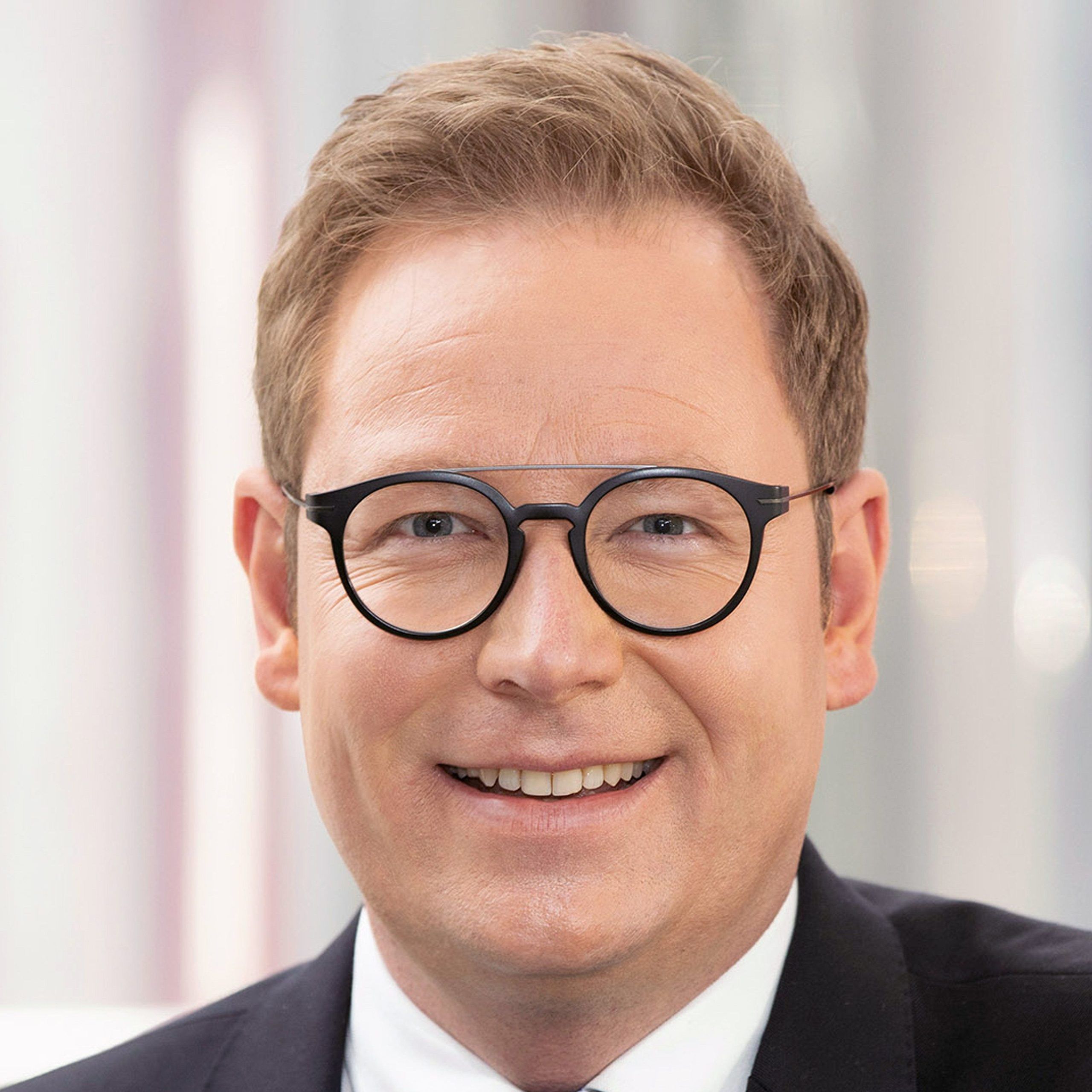 ABD0070_20210916 – WIEN – STERREICH: ++ HANDOUT ++ ORF-Stiftungsrat: Landesdirektorinnen und Landesdirektoren bestellt: “Markus Klement”, Der ORF-Stiftungsrat, unter dem Vorsitz von Dr. Norbert Steger, bestellte in seiner Plenarsitzung am Donnerstag, dem 16. September 2021, die vom designierten ORF-Generaldirektor Mag. Roland Wei§mann vorgeschlagenen Landesdirektorinnen bzw. Landesdirektoren. Wiederbestellt wurden: Werner Herics (Burgenland), Karin Bernhard (Krnten), Markus Klement […]