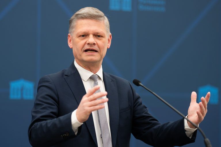 ABD0070_20240404 – WIEN –
STERREICH:
VP-Fraktionsfhrer Andreas Hanger im Rahmen einer Sitzung des COFAG-U-Ausschusses am Donnerstag, 04. April 2024, im Parlament in Wien. – FOTO: APA/GEORG HOCHMUTH