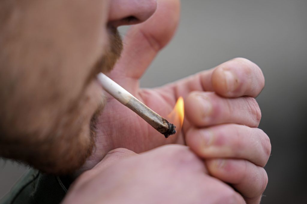 Polizisten rochen Cannabis: Wohnung  ohne Bewilligung durchsucht