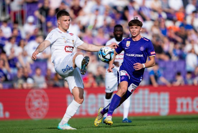 ABD0104_20240406 - WIEN - ÖSTERREICH: vlnr.: Luca Meisl (SC Austria Lustenau) und Muharem Huskovic (FK Austria Wien) am Samstag, 06. April 024, während einer Admiral Bundesliga-Begegnung, Qualifikationsgruppe, 3. Runde, zwischen FK Austria Wien und SC Austria Lustenau in Wien. - FOTO: APA/GEORG HOCHMUTH