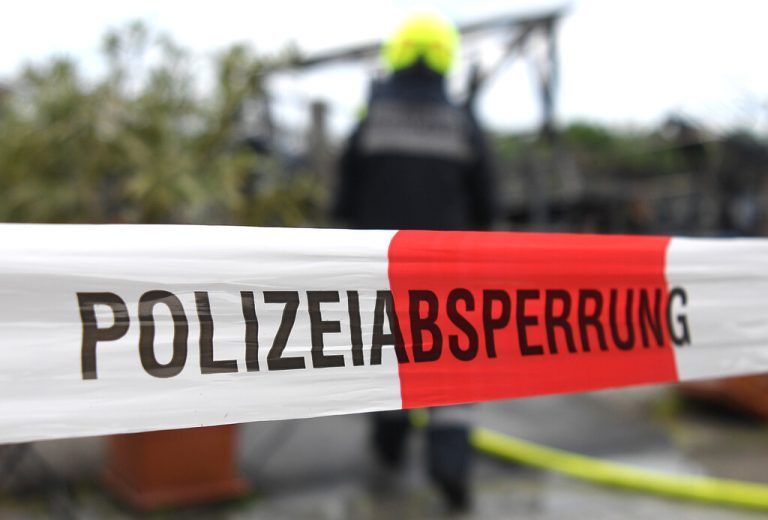 ABD0139_20190507 - EISENSTADT - ÖSTERREICH: ++ THEMENBILD ++ Illustration zum Thema Einsatzkräfte / Polizei / Polizeiabsperrung. Im Bild: Ein Polizeiabsperrungsband aufgenommen am Montag, 6. Mai 2019, im Burgenland. - FOTO: APA/HELMUT FOHRINGER