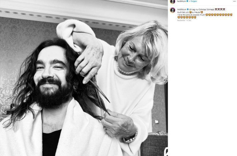 Bei den neuesten Folgen von „Germany‘s Next Topmodel“ sind auch angehende Männermodels mit dabei und müssen das eine oder andere Umstyling über sich ergehen lassen. Heidi Klums  Ehemann Tom Kaulitz (34) gehört aber nicht dazu - er bekommt von Schwiegermama Erna, einer gelernten Frisörin, die Haar geschnitten. Klum (50) lässt ihre Instagram-Fans dabei teilhaben und postete ein Video und ein Foto auf ihrem Insta-Account.