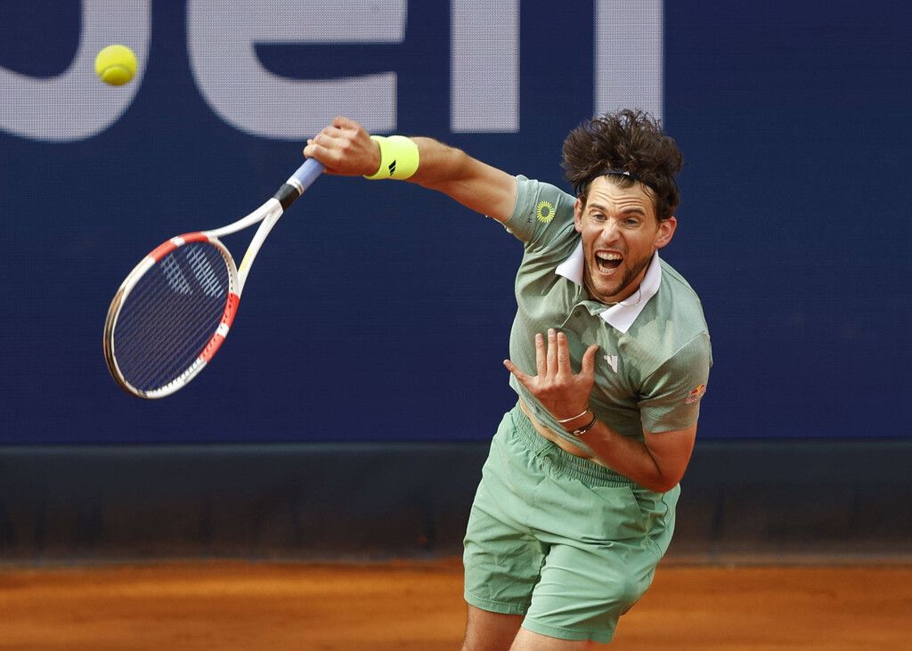 Thiem gewinnt nach Kampf, Rodionov ist draußen