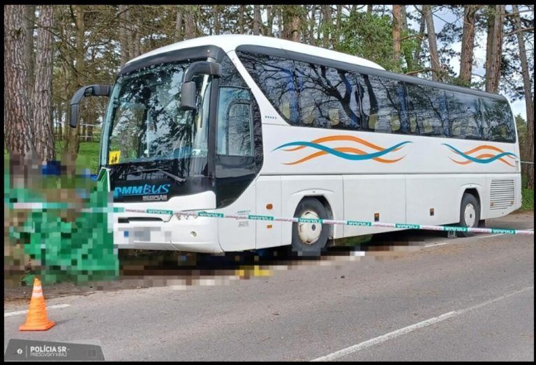 Bus fuhr in Menschenmenge: Drei Mädchen tot