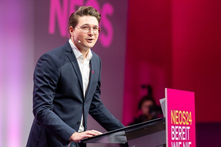 Neos-Meinl-Reisinger zur Spitzenkandidatin gekürt