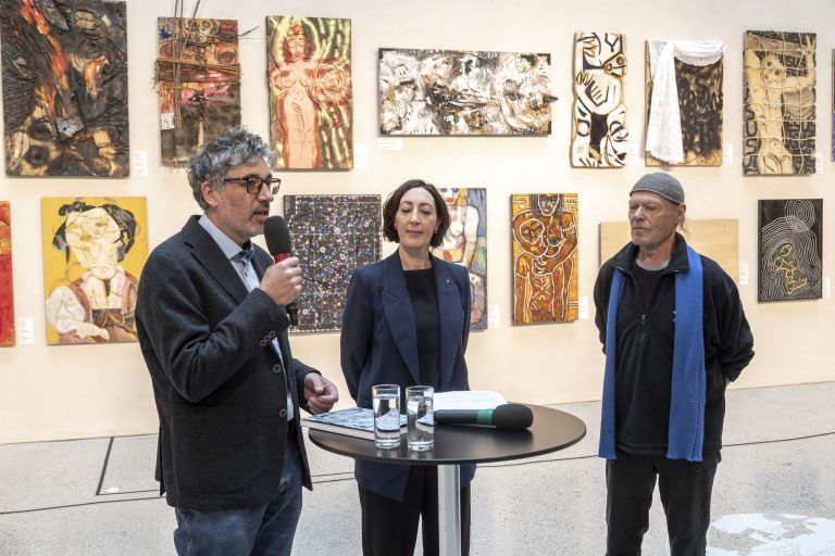 PK Ausstellung Gernot Riedmann – Ahnentafeln auf Reisen
