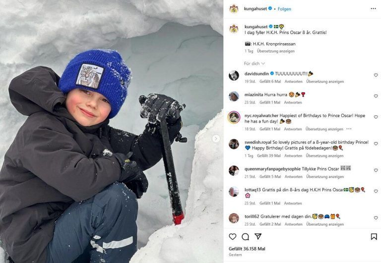 Prinz Oscar von Schweden feierte am Samstag seinen Ehrentag. Der Sohn von Kronprinzessin Victoria und Prinz Daniel wurde acht Jahre alt. Der Palast teilte neue Fotos des kleinen Royals, die ihm beim Spielen im Schnee zeigen. Verschmitzt grinst der in die Kamera.