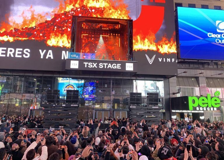 RECORD DATE NOT STATED Shakira Performs Live At Times Square. NEW Shakira Performs Live At Times Square. March 26, 2024, New York, USA: Colombian singer-songwriter, Shakira performs live at Times Square after a week of releasing her new album Las Mujeres Ya No Lloran. The Square is packed full of fans hours before the expected show . Credit: Niyi Fote/Thenews2 Foto: Niyi Fote/Thenews2/imago images Shakira Performs Live At Times Square. PUBLICATIONxNOTxINxUSA Copyright: xNiyixFotex