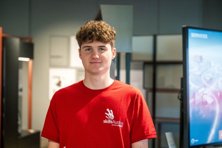 WorldSkills - Berufsweltmeisterschaft, Wilfried Hopfner (Wirtschaftskammer) und Robert Kaufmann (Blum-Ausbildungsleiter) sowie Marco Simma und Jürgen Kraft.