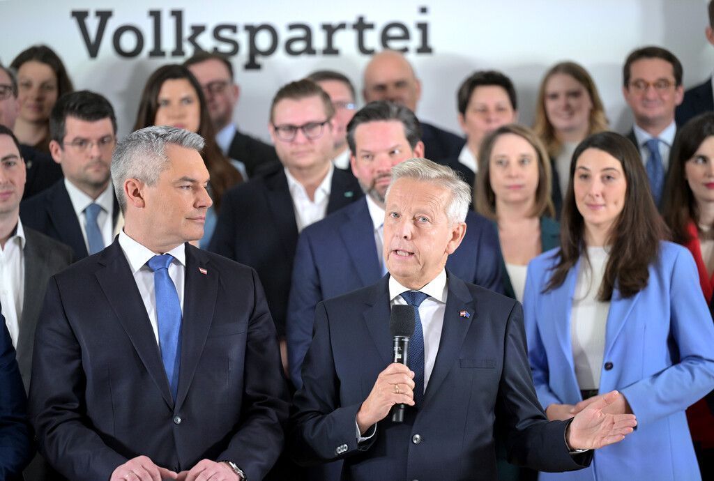Türkise Mühen mit der blauen Frage