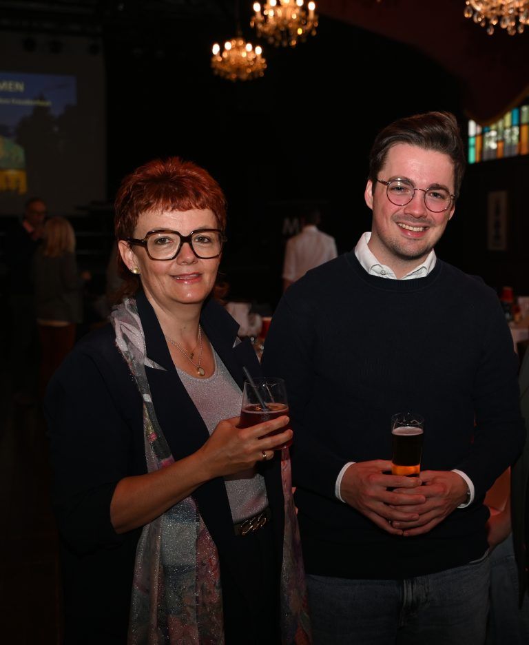 Menschen 20 Jahre Freudenhaus