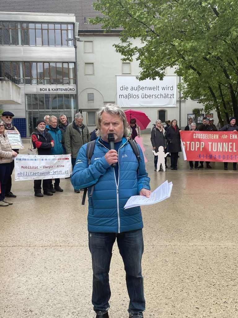 Mahnwache gegen Tunnelspinne