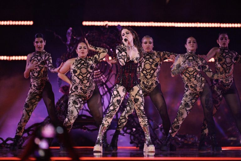 MALMÖ, SVERIGE 20240509 Angelina Mango som representerar Italien med laten La noia under den andra semifinalen i den 68:e upplagan av Eurovision Song Contest ESC pa Malmö Arena, i Malmö, Sverige, torsdagen 09 maj, 2024. MALMÖ SVERIGE x10070x *** MALMÖ, SWEDEN 20240509 Angelina Mango representing Italy with the song La noia during the second semi-final of the 68th edition of the Eurovision Song Contest ESC at Malmö Arena, in Malmö, Sweden, on Thursday May 09, 2024 MALMÖ SWEDEN x10070x PUBLICATIONxNOTxINxDENxNORxSWExFIN Copyright: xJessicaxGow/TTx EUROVISION SONG CONTEST 2024 ZzRS8s-8-Oo