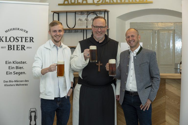 Pressekonferenz des Kloster Mehrerau, „Kloster Mehrerau stillt nicht nur den geistlichen Durst“ Klosterbier Frastanzer