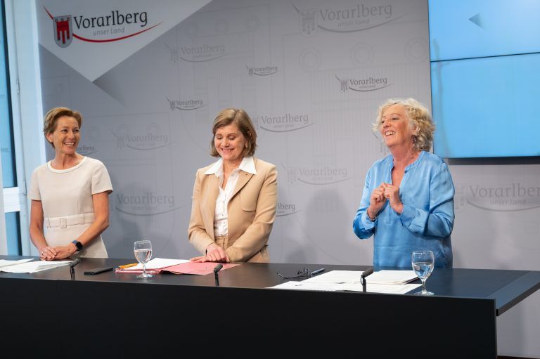 Pressefoyer Pflege 12484