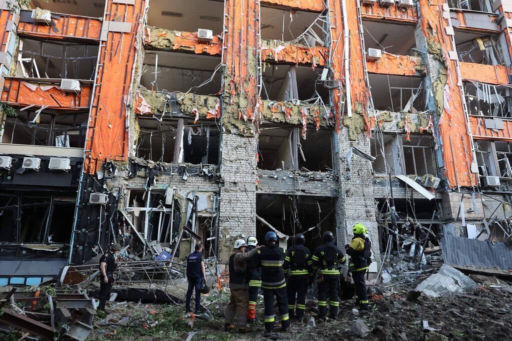 Mindestens zwölf Tote bei russischen Angriffen auf Charkiw