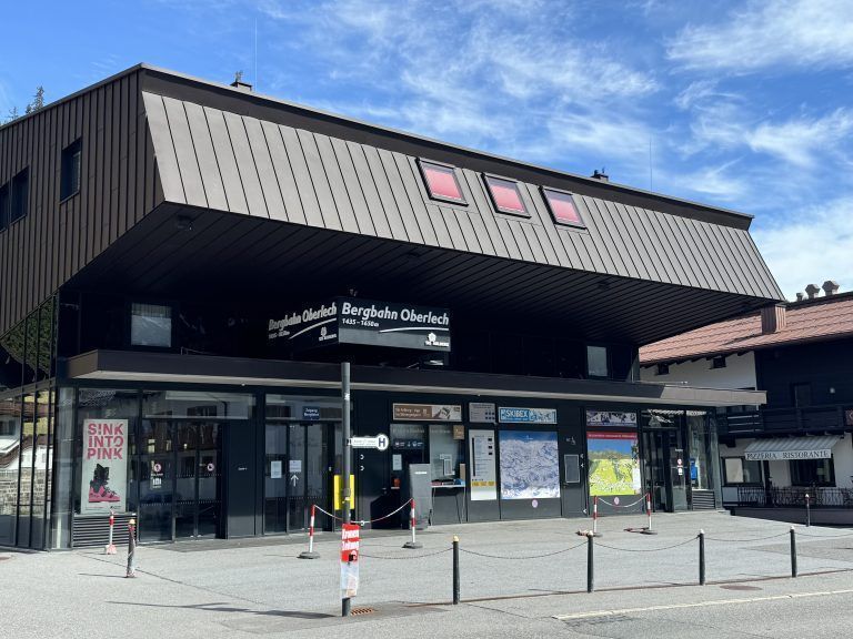 Bergbahn Lech-Oberlech  Talstation und Geschäftsführer Necip Lucian