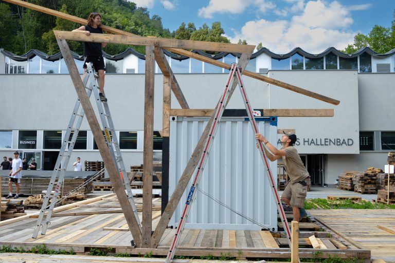„Hin und weg“ beim Poolbar Festival