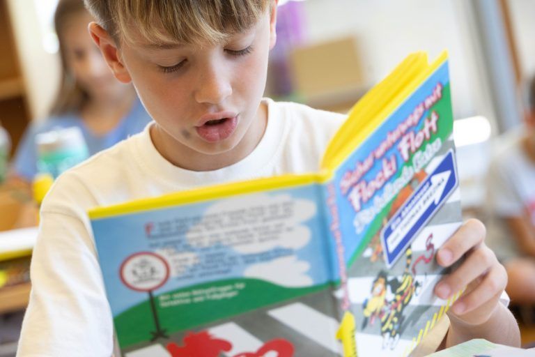Schule Bildung lesen