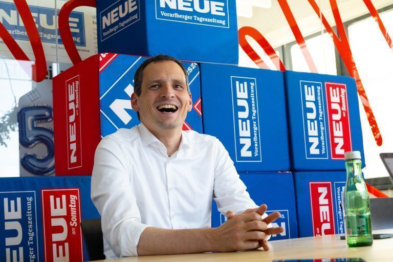 Türkis oder Schwarz? Julian Fässler ist gelb