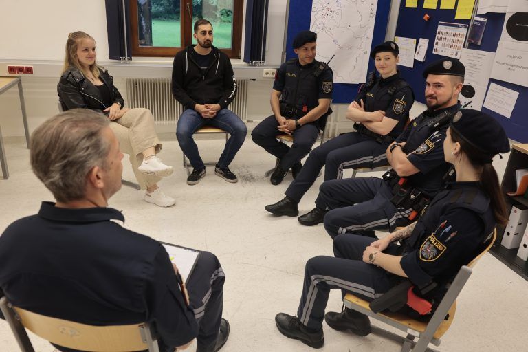 Auch Polizeischule arbeitet Messerattacke auf