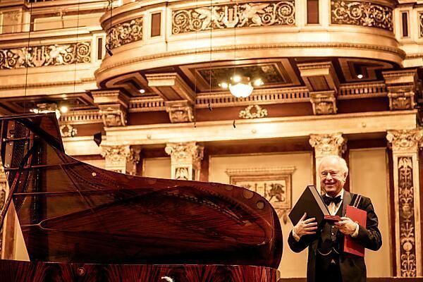 Pianist András Schiff bekam Ehrenkreuz und Bösendorfer-Ring