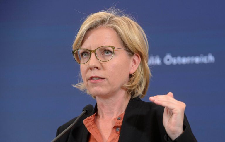 20230614 Ministerrat WIEN, OESTERREICH - 14. JUNI: Infrastrukturministerin Leonore Gewessler Gruene beim Pressefoyer nach dem Ministerrat im Parlament am 14. Juni, 2023 in Wien, Oesterreich. 230614_SEPA_32_014 Copyright: xMartinxJuenx SEPAxMedia