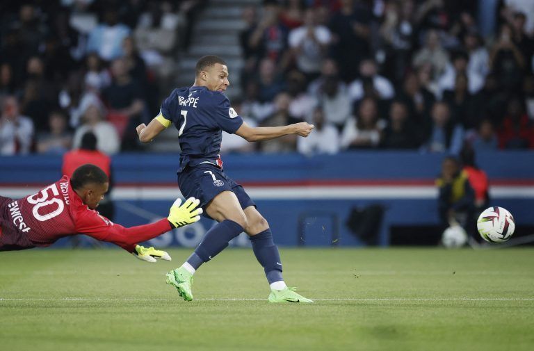 SOCCER-FRANCE-PSG-TOU/REPORT