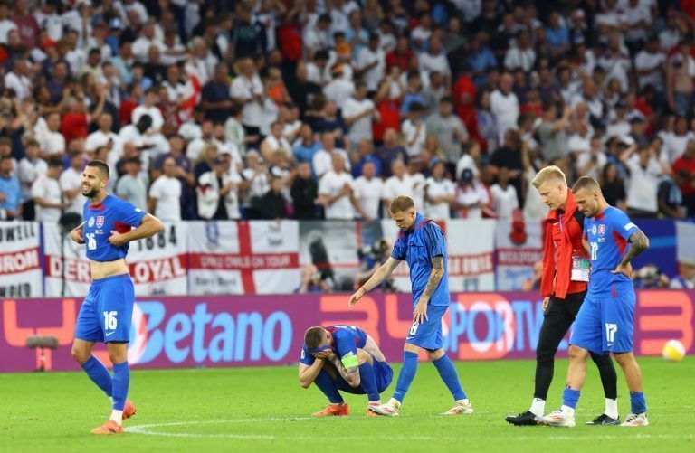 SOCCER-EURO-ENG-SVK/REPORT