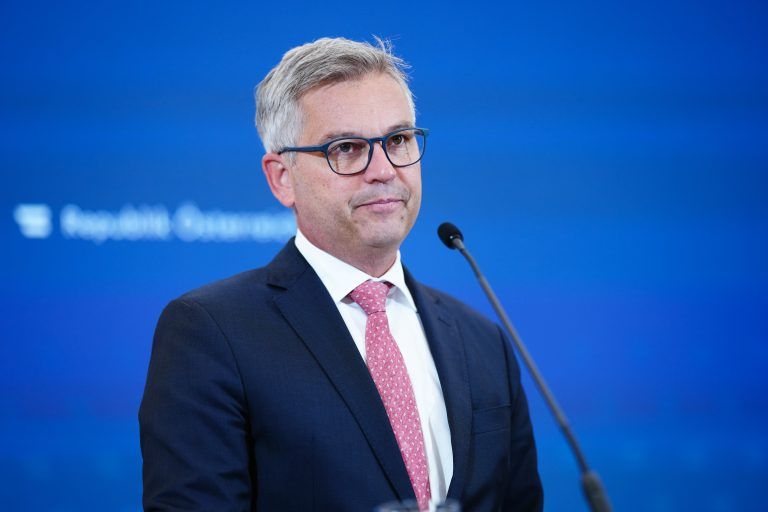 ABD0019_20240612 – WIEN – STERREICH: Finanzminister Magnus Brunner (VP) am Mittwoch, 12. Juni 2024, im Rahmen des Ministerrats in Wien. – FOTO: APA/EVA MANHART
