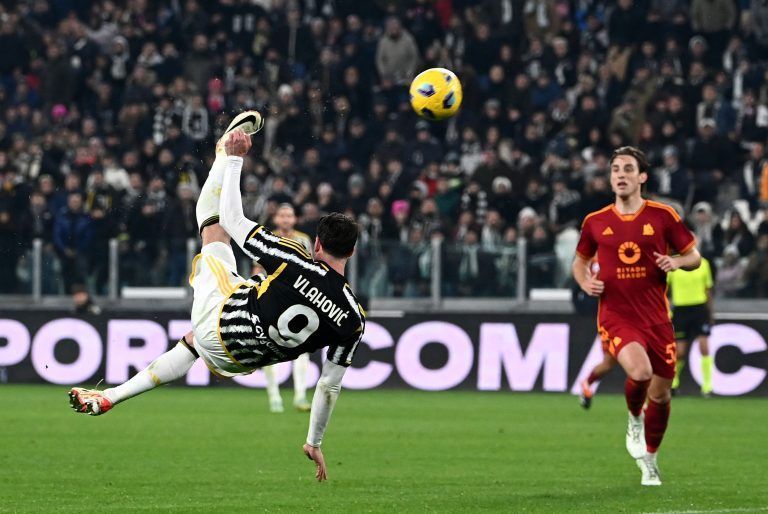 TOPSHOT-FBL-SERIEA-JUVENTUS-ROMA