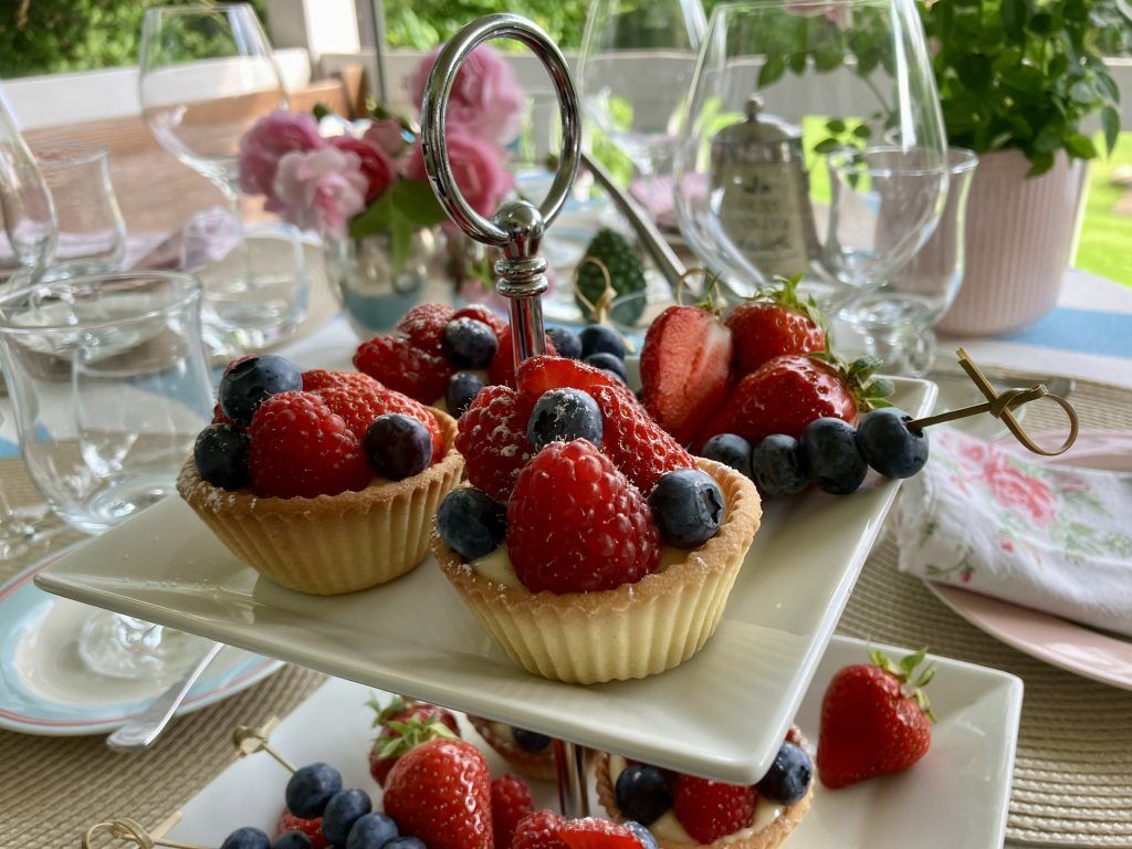 Mürbteigtartelettes mit frischen Beeren