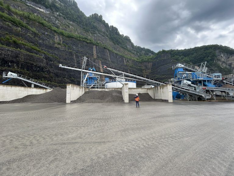 Rhomberg Nassaufbereitungsanlage, Kies, Aushub