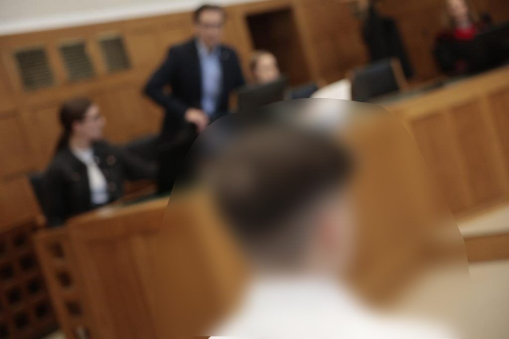 Senioren um 146.000 Euro geprellt: Haft für Telefonbetrüger