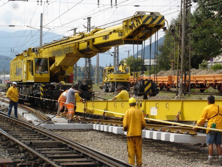 WG: ÖBB Presseinfo: Modernisierungsarbeiten entlang der Arlbergbahnstrecke - Schienenersatzverkehr zwischen Tirol und Vorarlberg ab Samstag