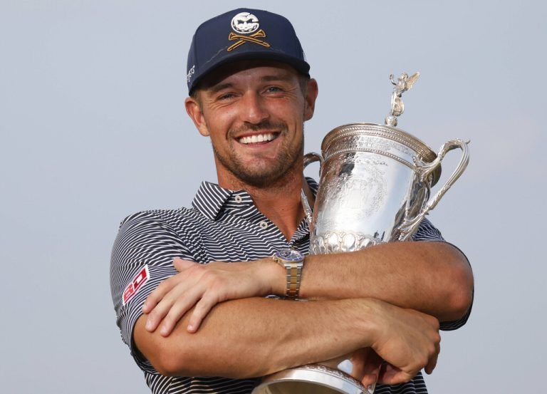 Bryson DeChambeau holds his trophy after winning the 124th U.S. Open golf championship at Pinehurst Resort & Country Club in Pinehurst, N.C. on Sunday, June 16, 2024. DeChambeau won with a six-under-par score of 274. PUBLICATIONxINxGERxSUIxAUTxHUNxONLY NCP20240616366 JOHNxANGELILLO