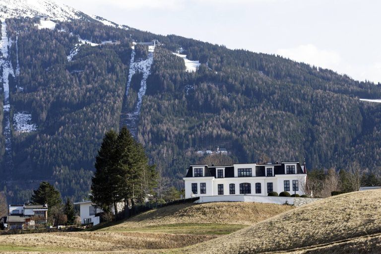 Villa von Rene Benko in Innsbruck-Igls, Tirol, Österreich *** Villa from Rene Benko in Innsbruck Igls, Tyrol, Austria 1065533843