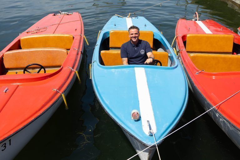 Cindy Feurstein-Morscher oder Daniel Morscher mit Boote
