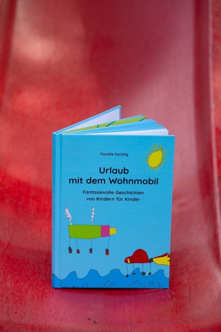 Vera Fechtigs Zwillinge haben ein Buch von Kindern für Kinder gestaltet, um sich finanziell an einer Reise zu beteiligen, die sie sich wünschen
