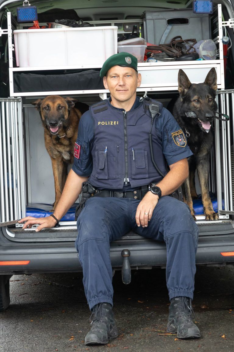 Polizei Polizeihund Hundeübung ssuchtgift