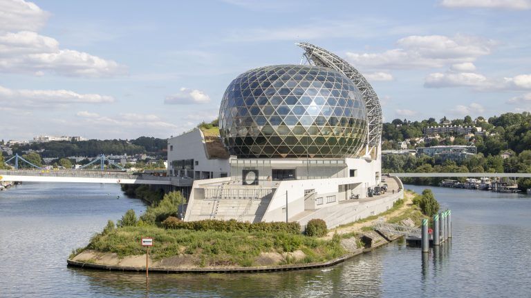 MCV Paris