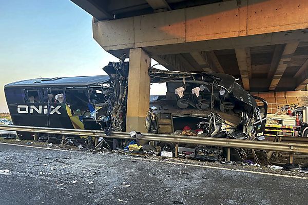 Zehn Tote und 42 Verletzte bei Busunfall in Brasilien