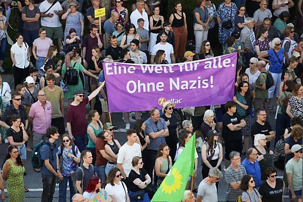 Tausende protestieren in Deutschland gegen Sellner