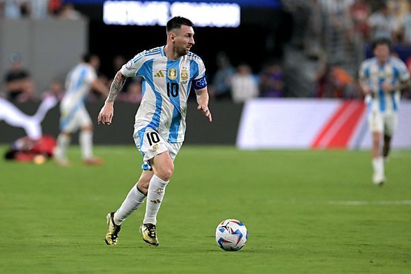 Alvarez und Messi führen Argentinien ins Copa-Finale